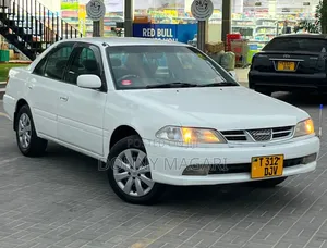 Toyota Carina 2000 White