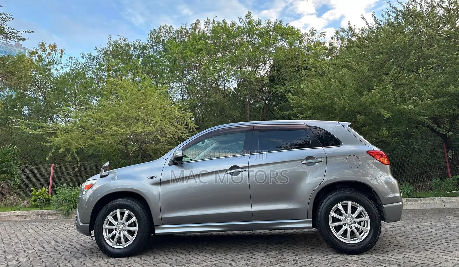 Mitsubishi RVR 2.0 2011 Gray