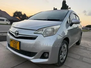 Toyota Ractis 2012 Silver