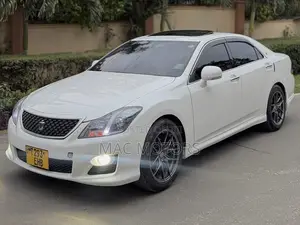 Toyota Crown 2009 White