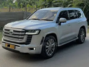 Toyota Land Cruiser 2023 Silver