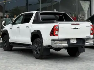 Toyota Hilux Revo Double Cab Deisel 2.8 AWD 2022 White