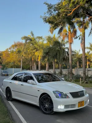 Toyota Crown 2007 White