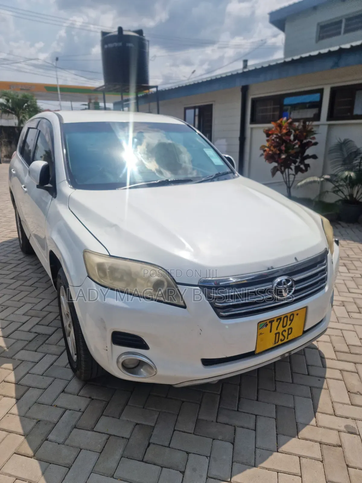 Toyota Vanguard 2009 White