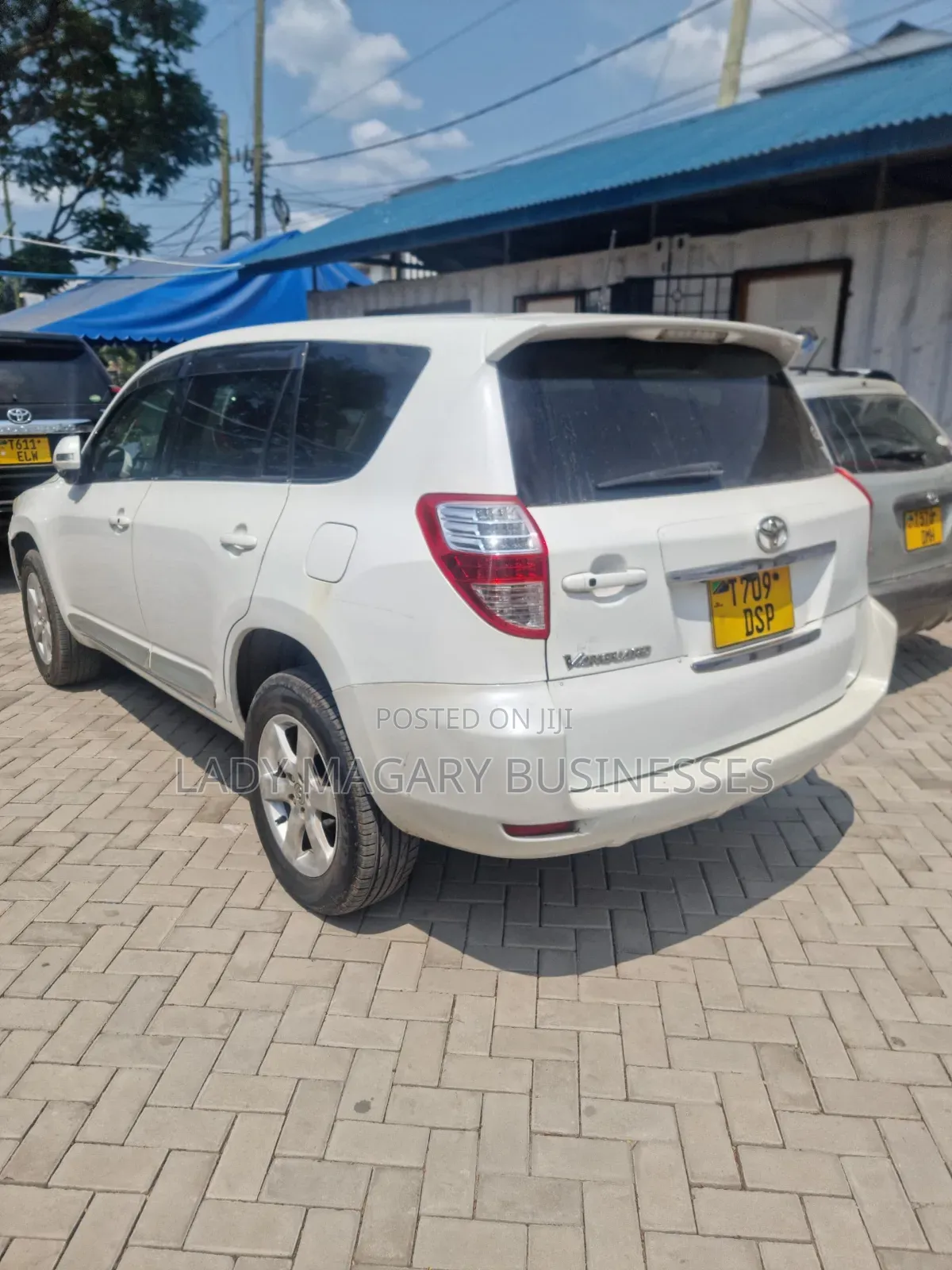 Toyota Vanguard 2009 White