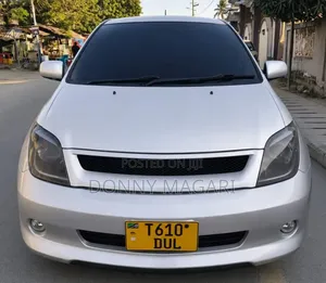 Toyota IST 2005 Silver