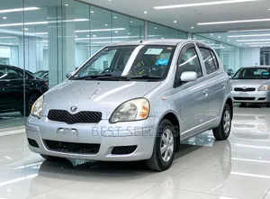 Toyota Vitz 2002 Silver
