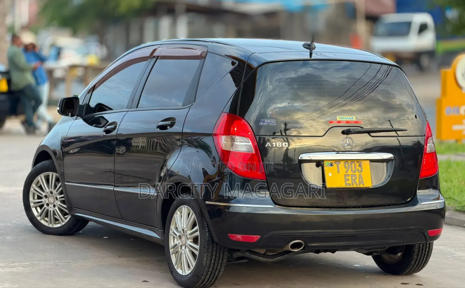 Mercedes-Benz B-Class 2011 Black