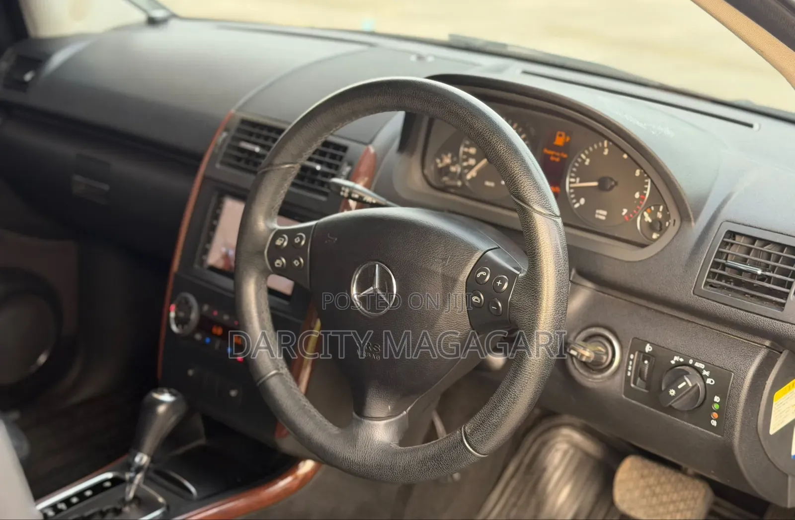 Mercedes-Benz B-Class 2011 Black