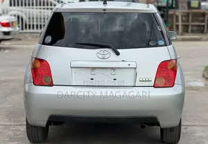 Toyota IST 2005 Silver