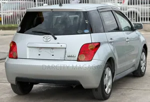 Toyota IST 2005 Silver