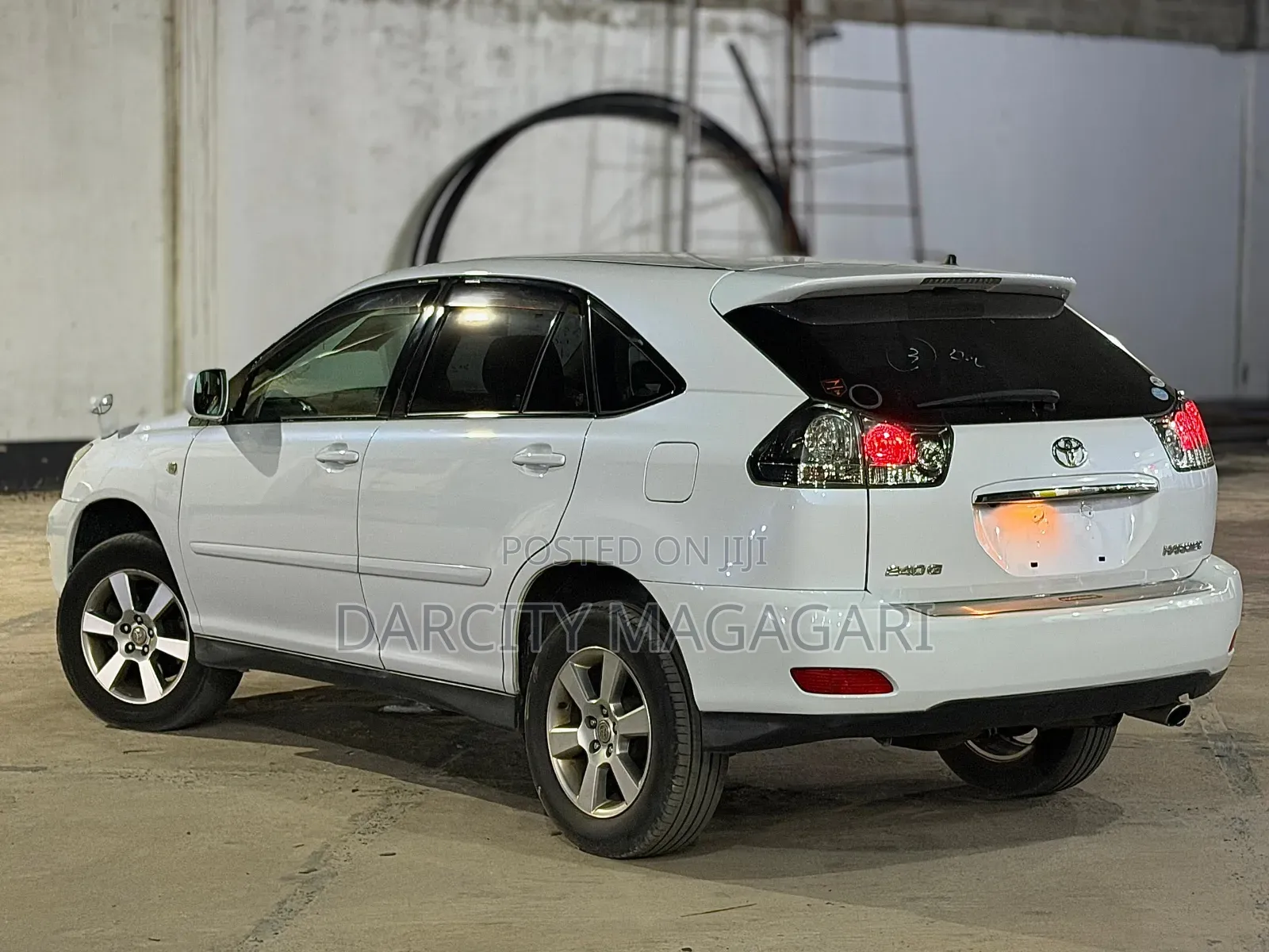 Toyota Harrier 2006 White