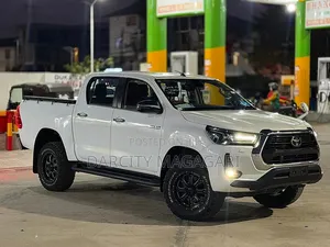 Toyota Hilux 2020 White