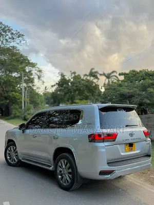 Toyota Land Cruiser 2023 Silver