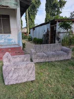 Sof Set Made Up of Velvet