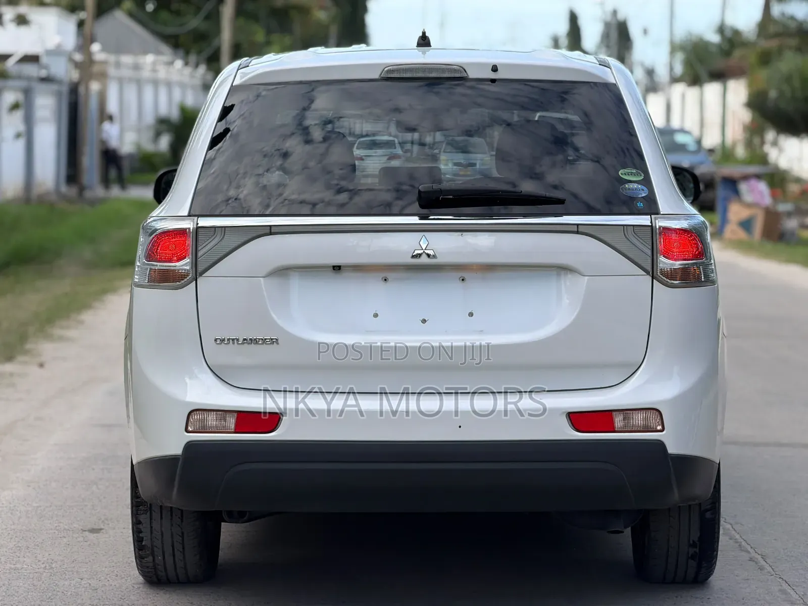 Mitsubishi Outlander 2013 White