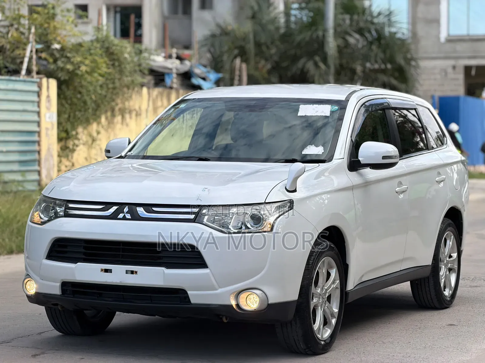 Mitsubishi Outlander 2013 White