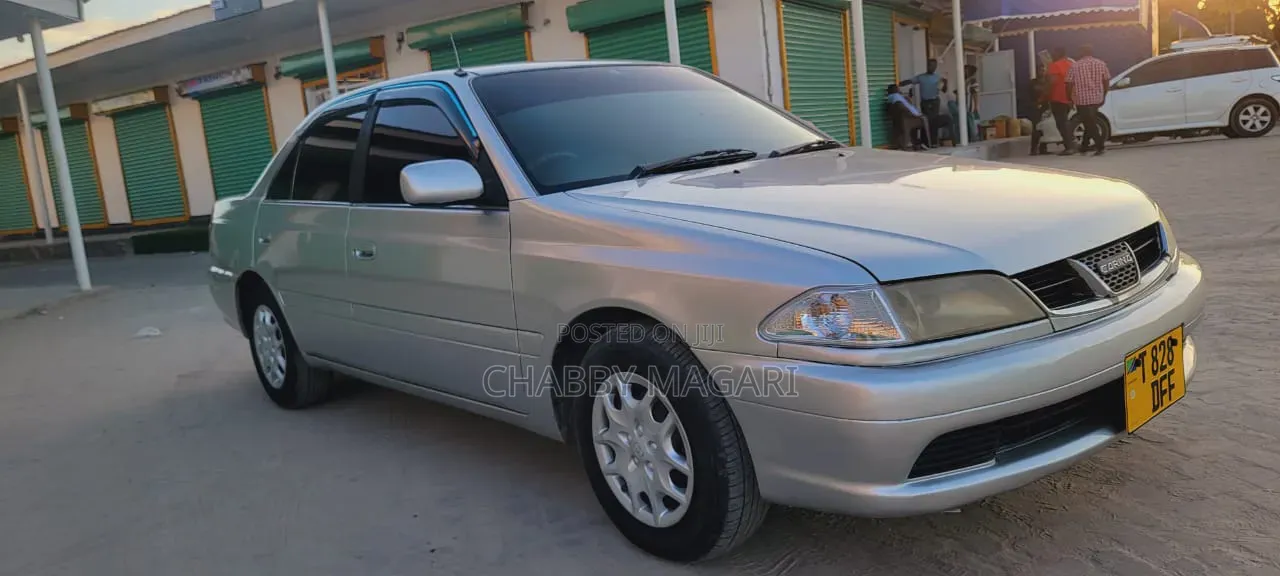Toyota Carina 2000 Silver