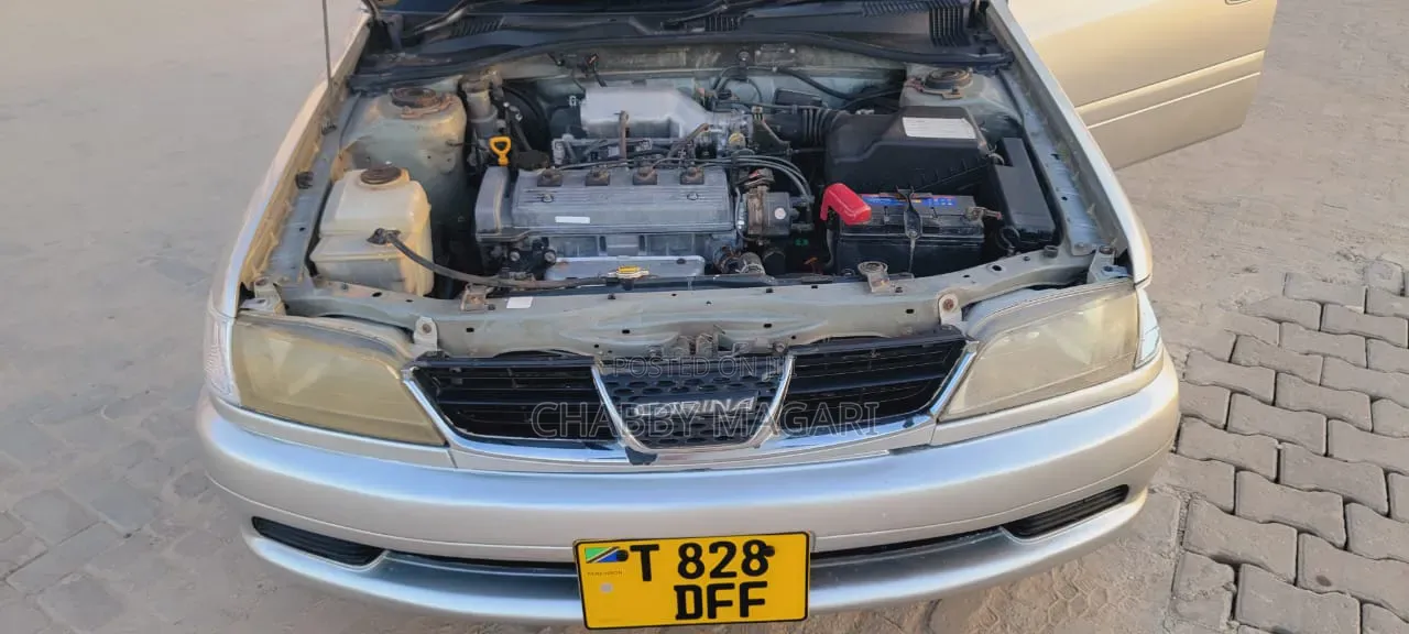 Toyota Carina 2000 Silver