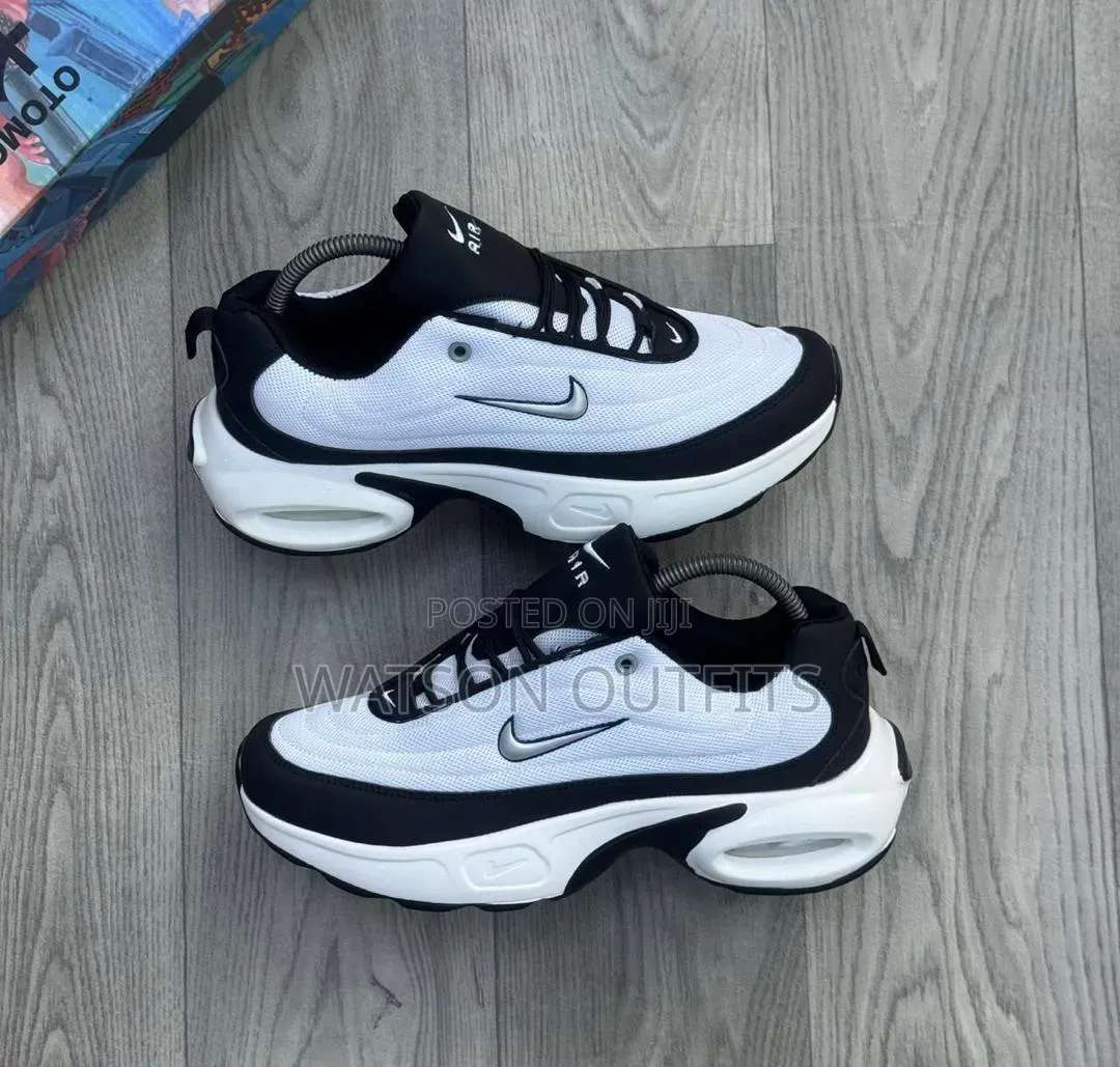 Nike Airmax Sneaker Shoes or Footwears Materials Very Classic