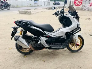 Honda CB 2025 White