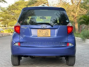 Toyota Ractis 2010 Blue