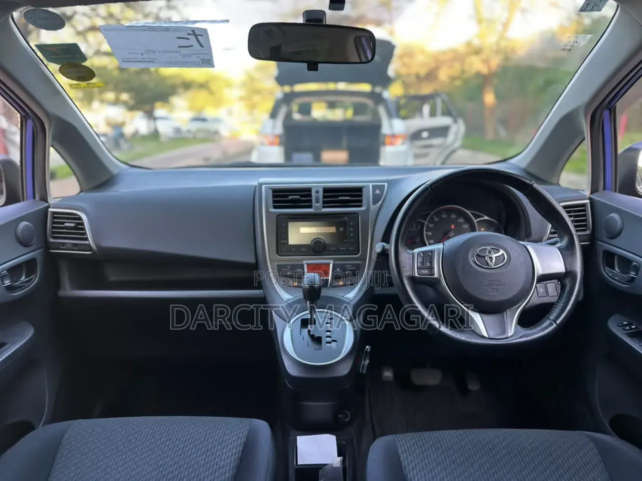 Toyota Ractis 2010 Blue