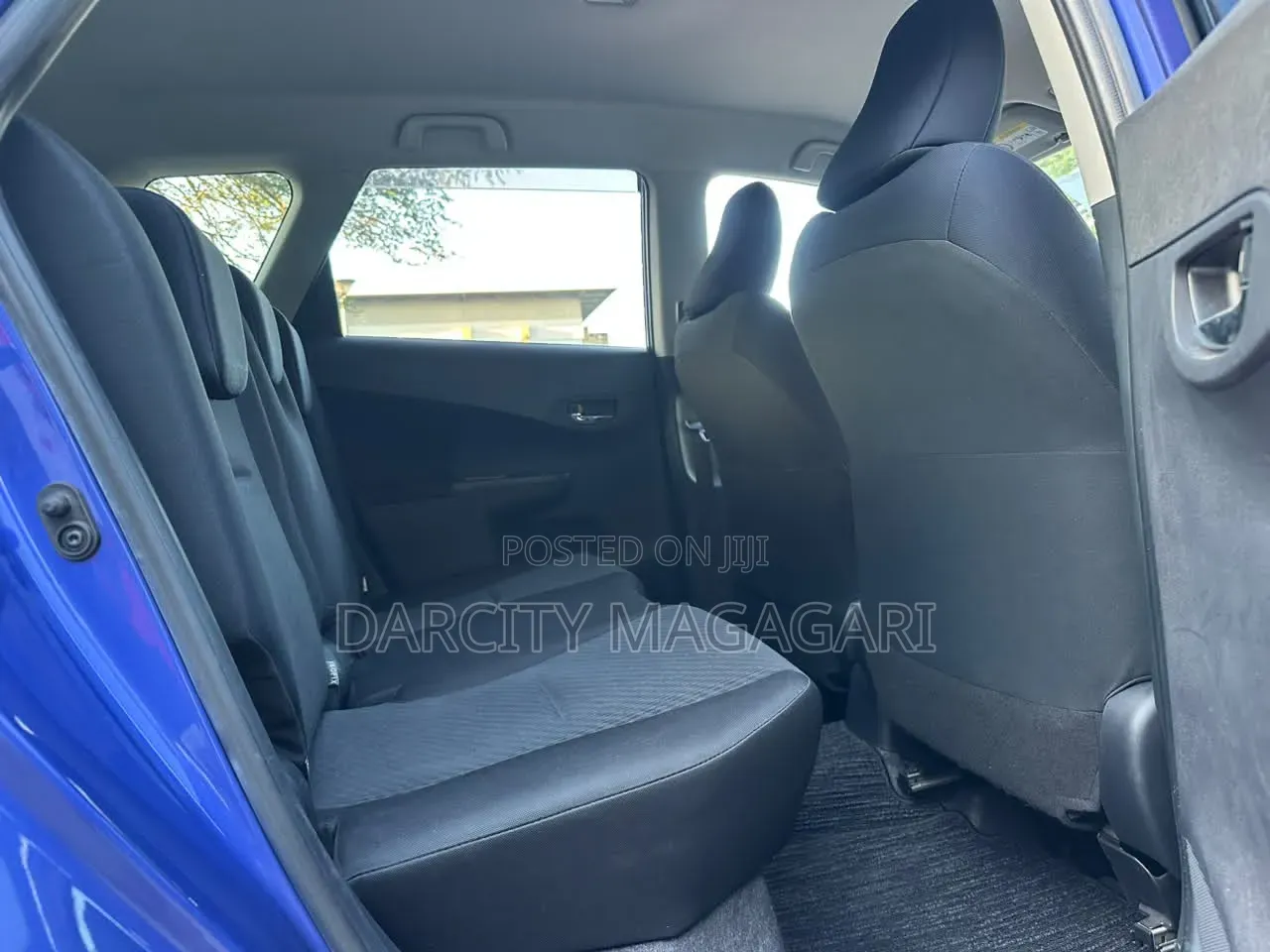 Toyota Ractis 2010 Blue