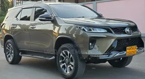 Toyota Fortuner 2021 Beige