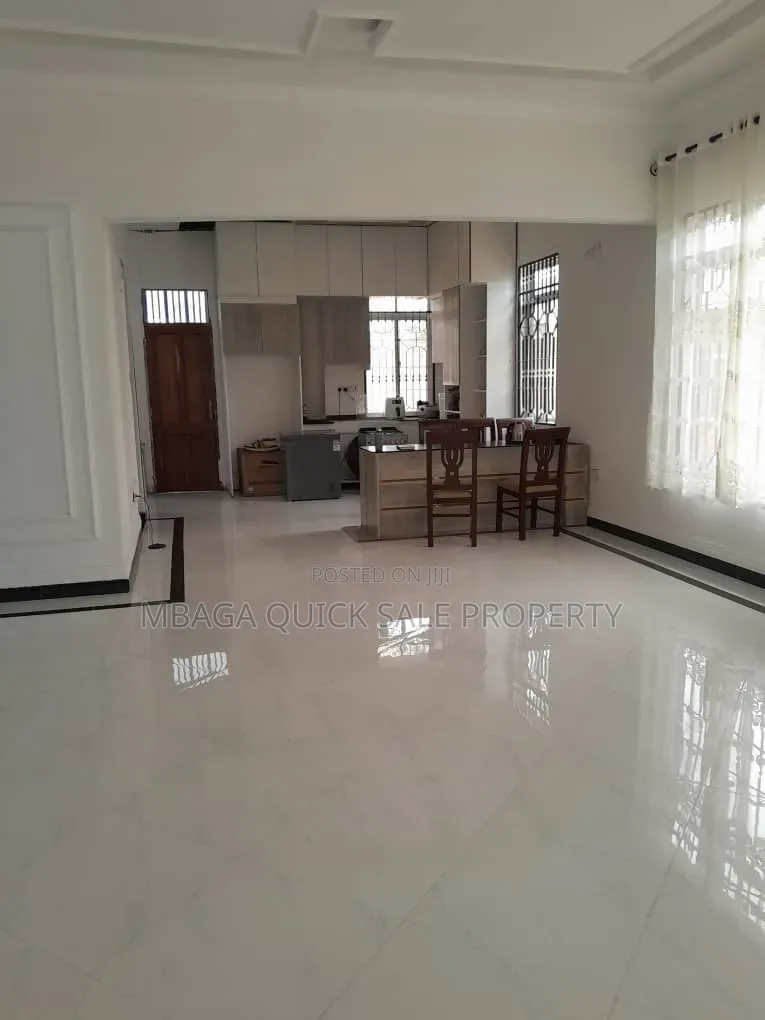 5bdrm House in Madale, Goba for sale