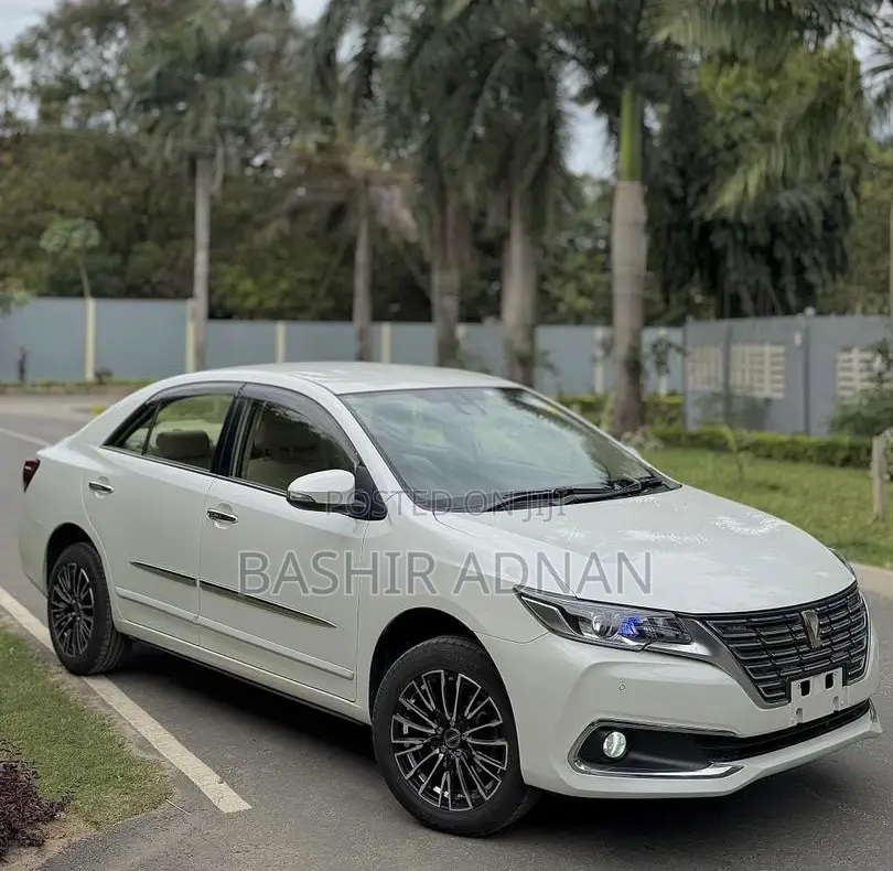 Toyota Premio 1.8 FWD 2019 White