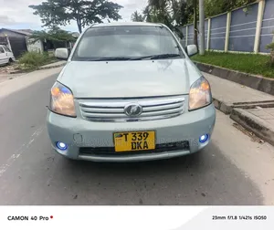 Toyota Raum 2004 Silver