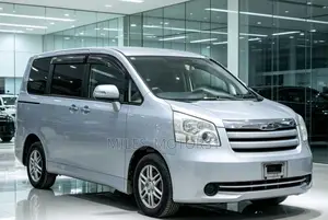 Toyota Noah 2009 Silver
