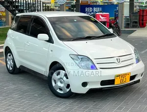 Toyota IST 2005 White