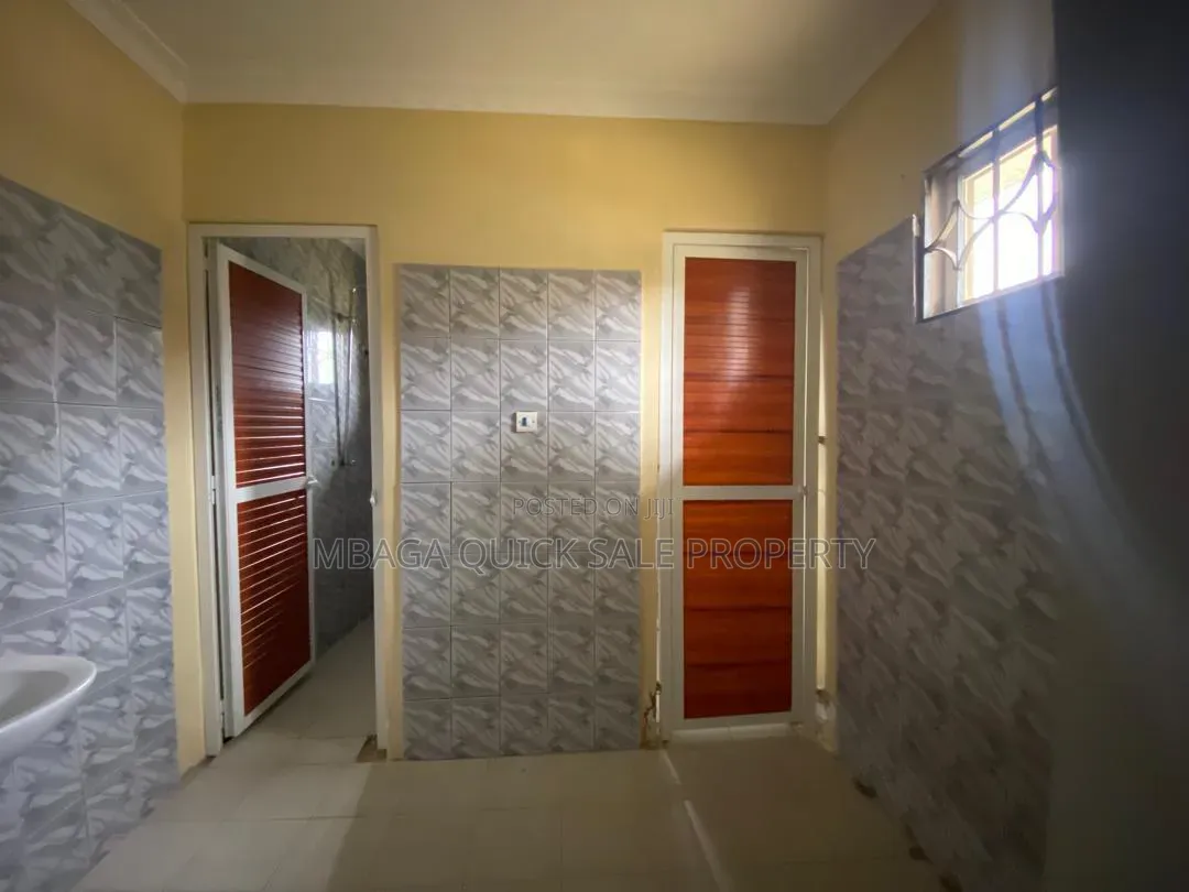 3bdrm House in Wazo Kisanga, Bunju for sale