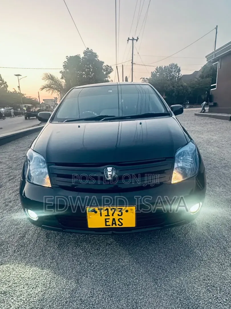Toyota IST 2004 Black