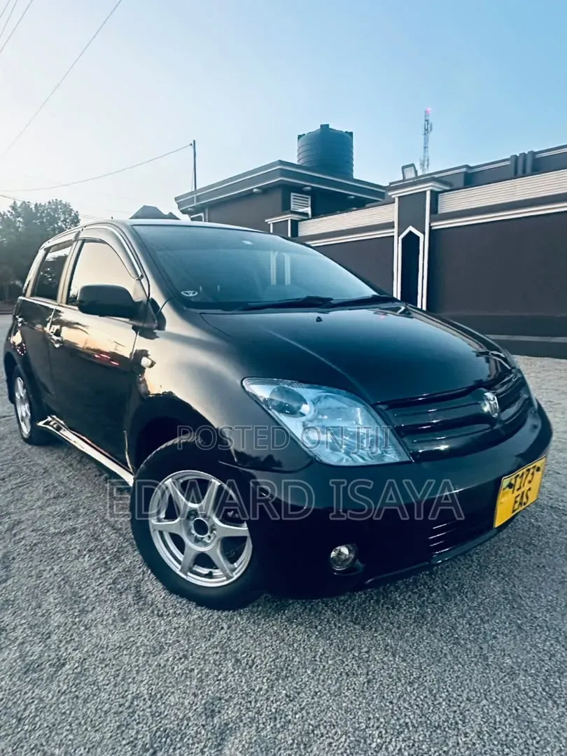 Toyota IST 2004 Black