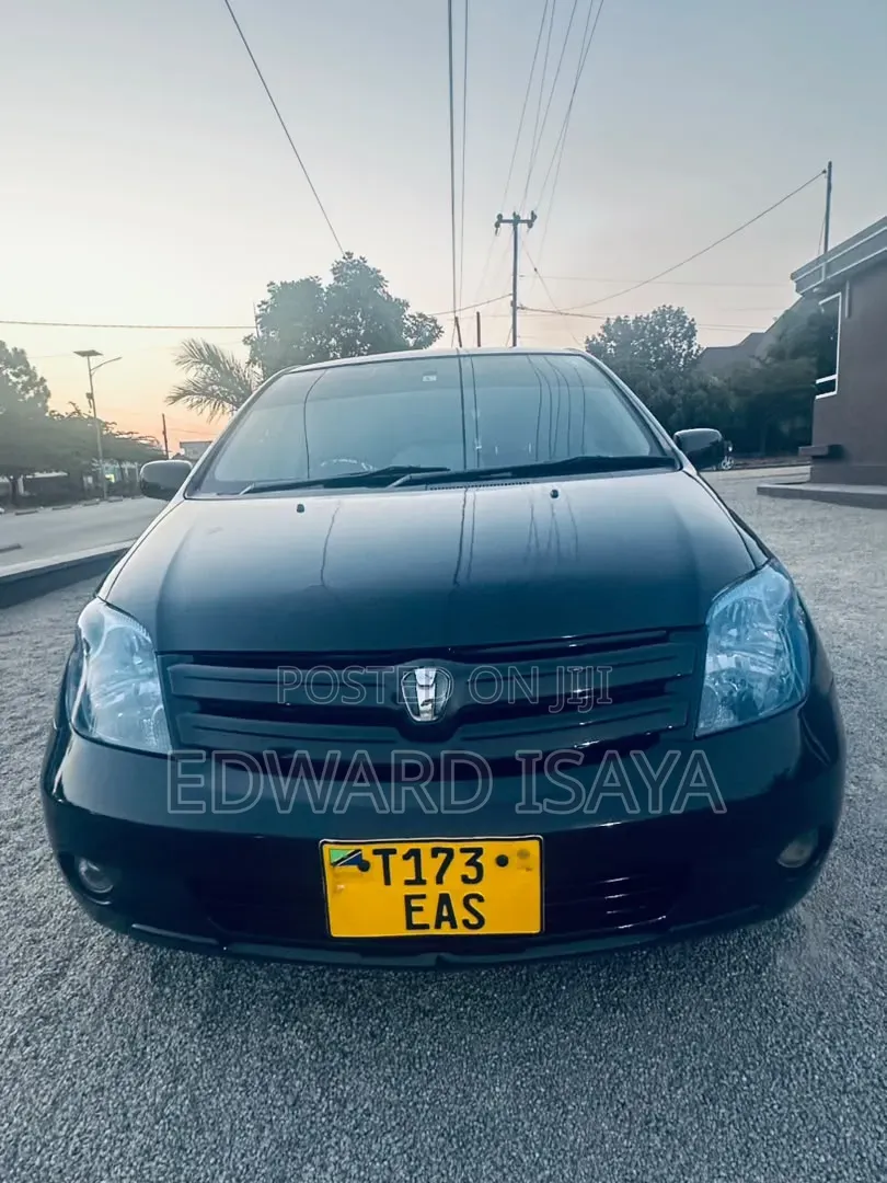 Toyota IST 2004 Black