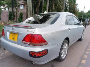 Toyota Crown Royale 2005 Gray