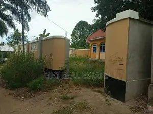House for Saleee