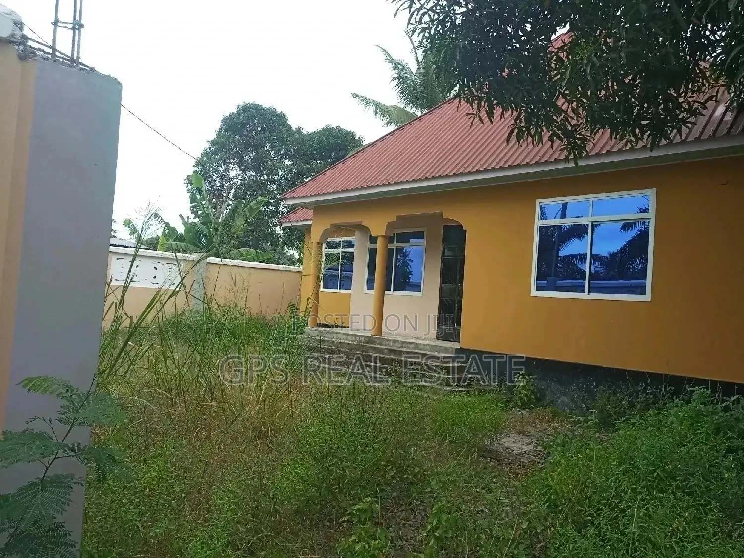 House for Saleee