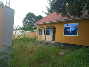 House for Saleee
