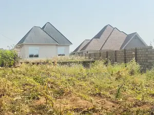 Kiwanja Kinauzwa Buswelu