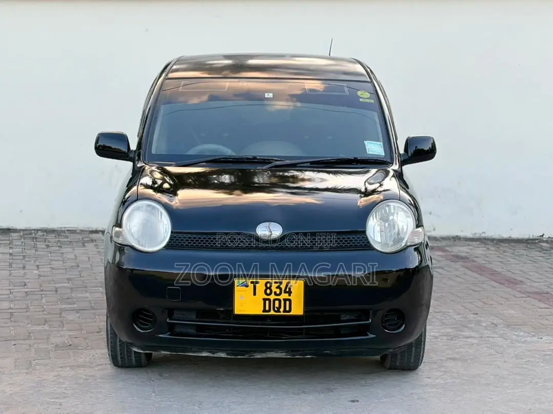 Toyota Sienta 2005 Black