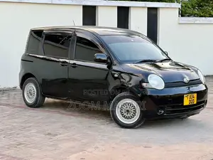 Toyota Sienta 2005 Black