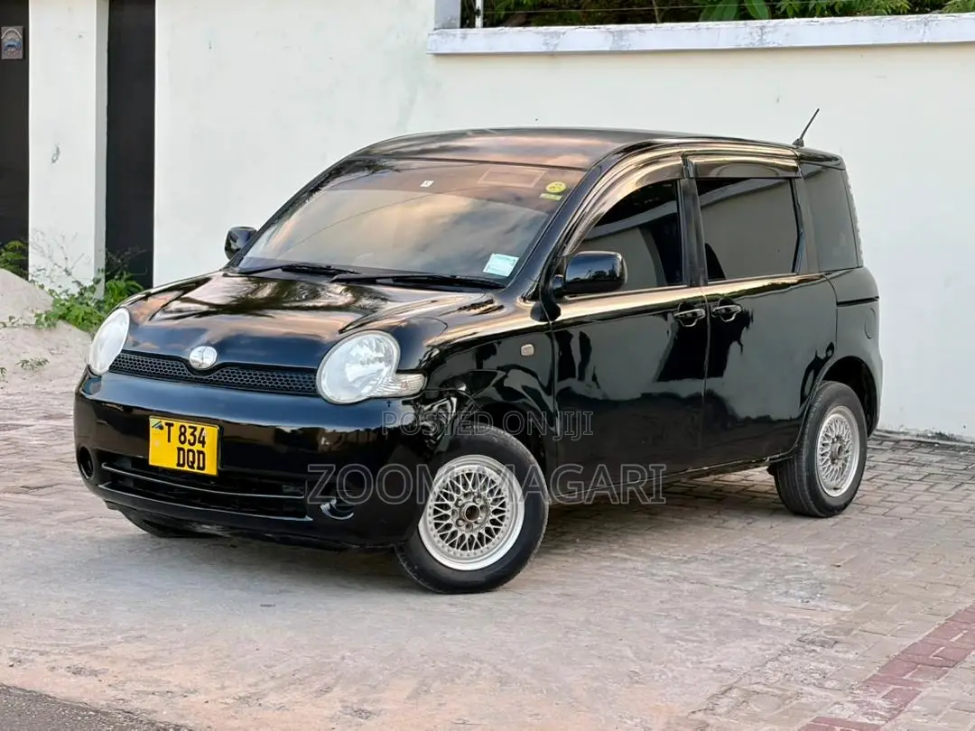 Toyota Sienta 2005 Black