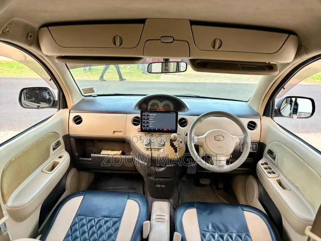 Toyota Sienta 2005 Black