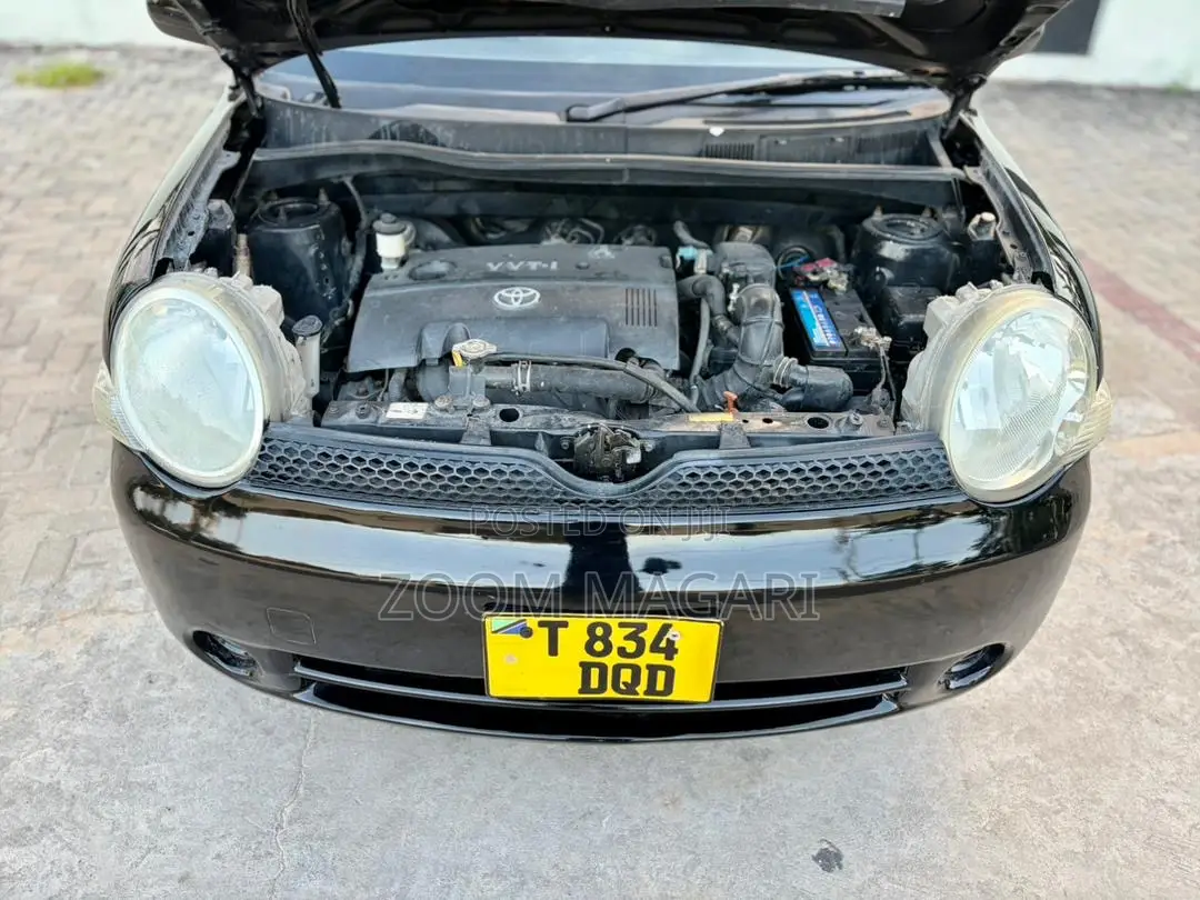 Toyota Sienta 2005 Black