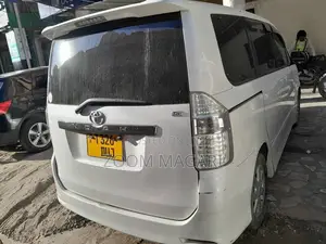 Toyota Noah 2008 Pearl