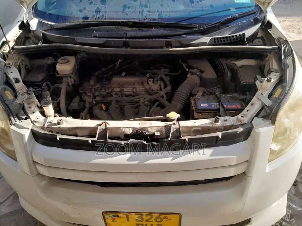 Toyota Noah 2008 Pearl